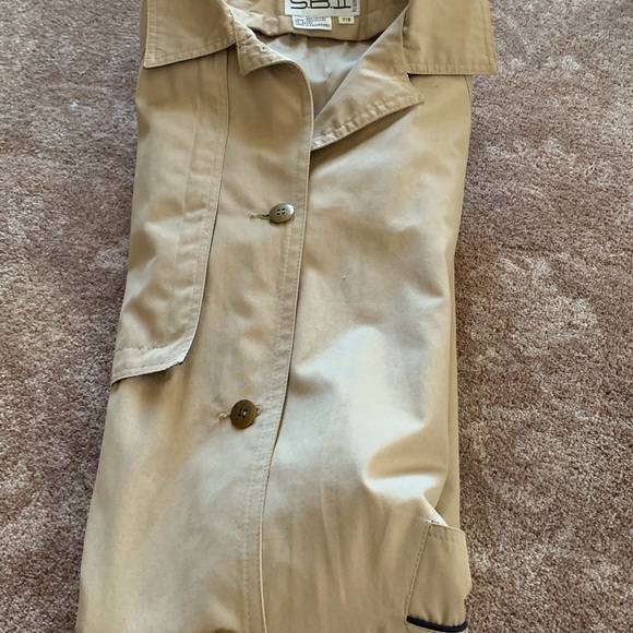 Full length coat - Picture 5 of 5